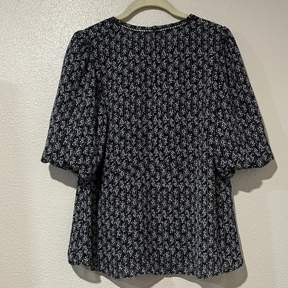 Ann Taylor Petite Floral Blouse - Picture 5 of 9